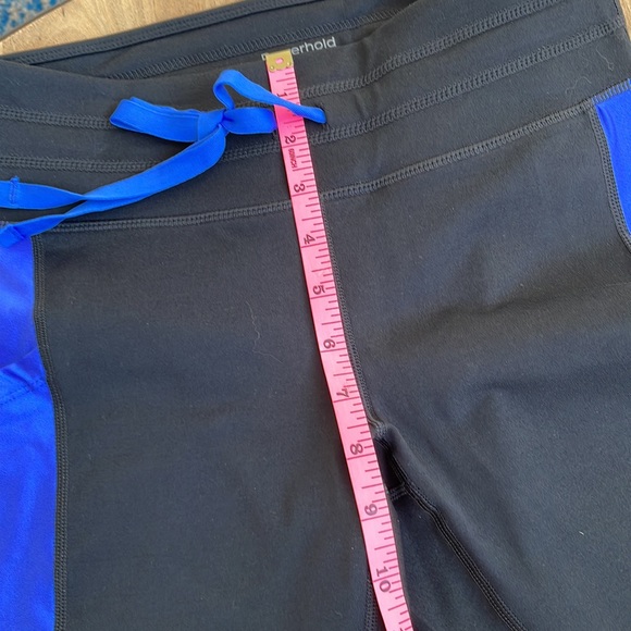 Fabletics Powerhold Black w Blue Stripe 7/8 Legging - Picture 3 of 9